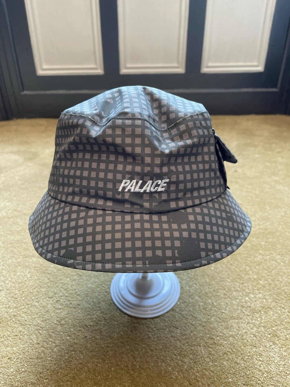 eBay 168200172654 photo 1: Palace Gore-Tex The Don Bucket Hat In Night Grid (FW 2021) Size S/M, BNWT