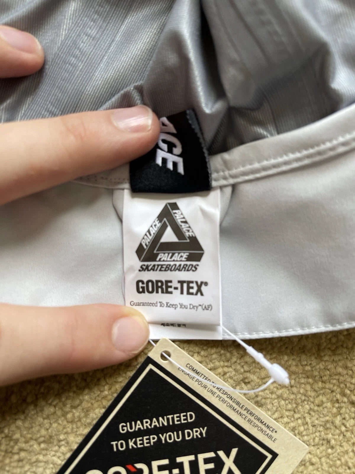 eBay 168223737400 photo 9: Palace Gore-Tex 3L Showerman Hood in Cloud (SS 2025) Size S/M, BNWT