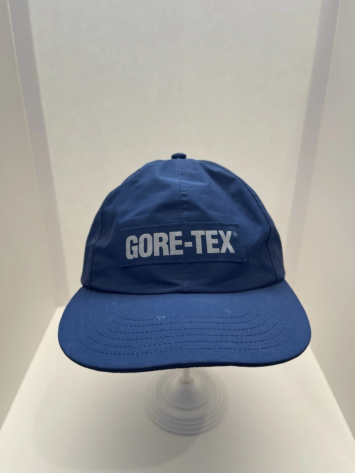 eBay 168485033026 photo 1: Supreme Gore-Tex 6-Panel Cap In Navy (FW 2018) One Size