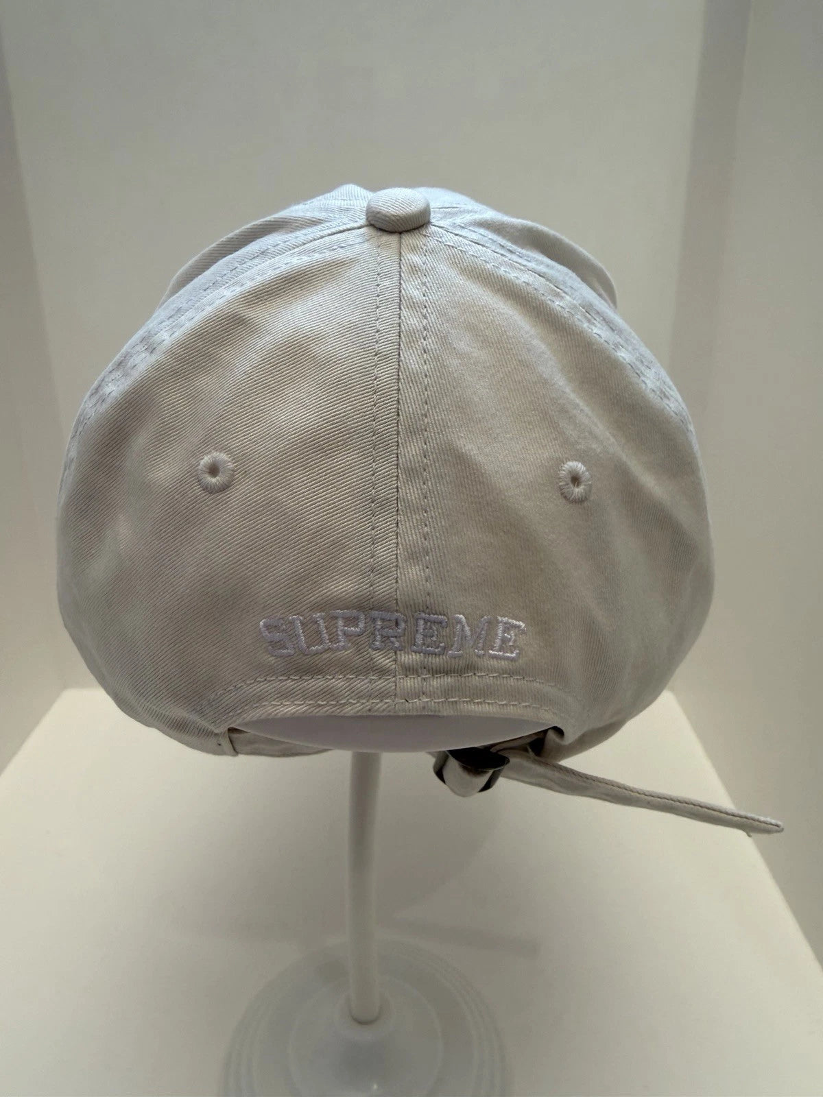 eBay 168569672919 photo 4: Supreme Splatter 6-Panel Cap In Natural Stone (FW 2025) One Size