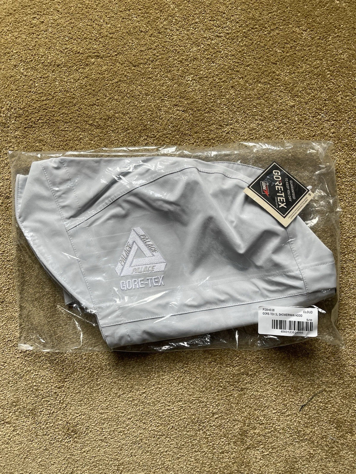 eBay 168223737400 photo 11: Palace Gore-Tex 3L Showerman Hood in Cloud (SS 2025) Size S/M, BNWT
