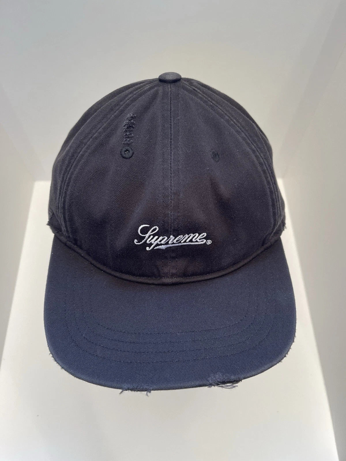 eBay 168535134981 photo 2: Supreme Distressed Script 6-Panel Cap In Black (FW 2025) One Size