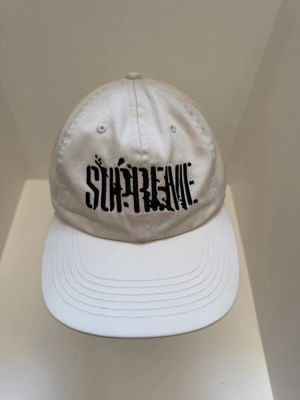 eBay 168569672919 photo 2: Supreme Splatter 6-Panel Cap In Natural Stone (FW 2025) One Size